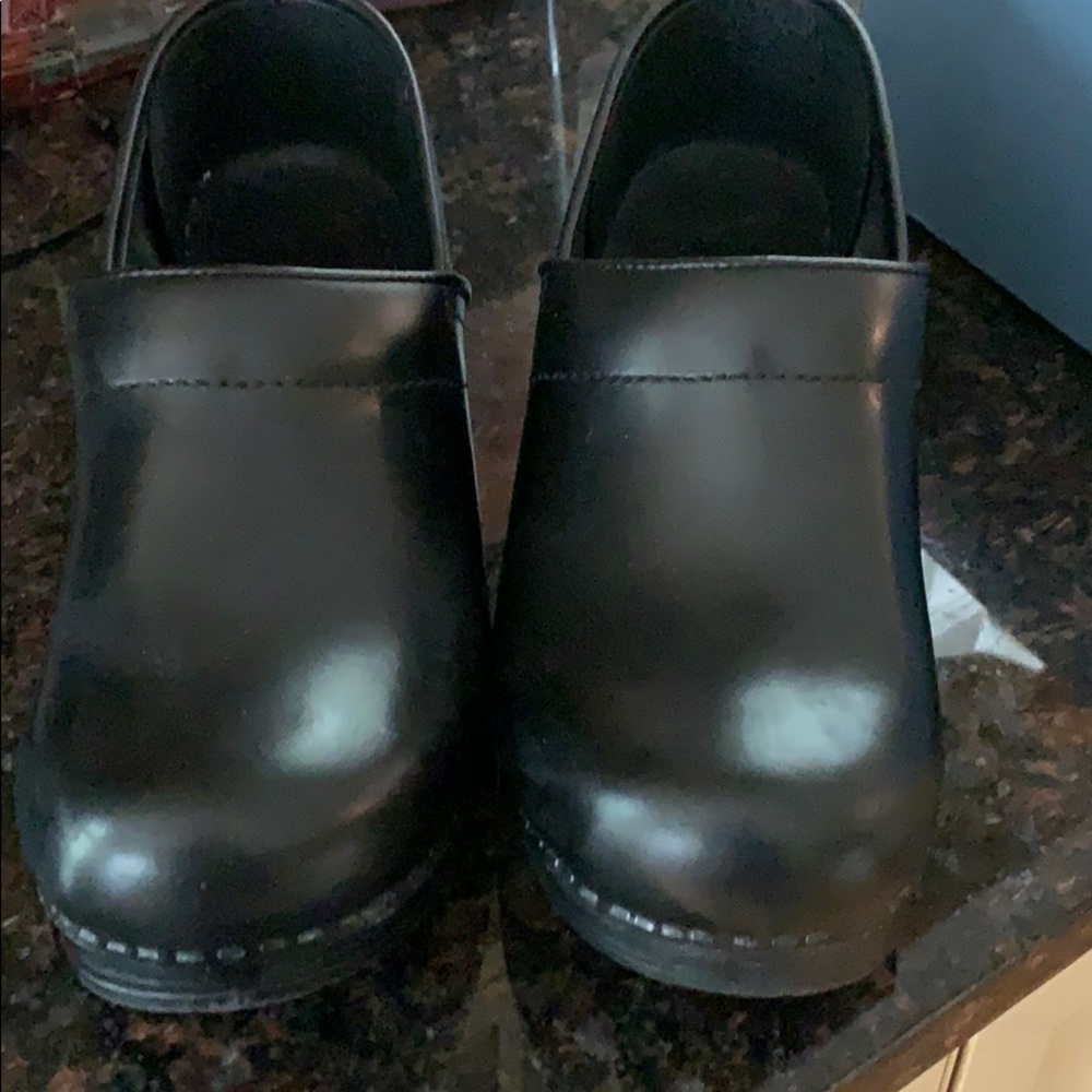 Dansko Women’s Shoes